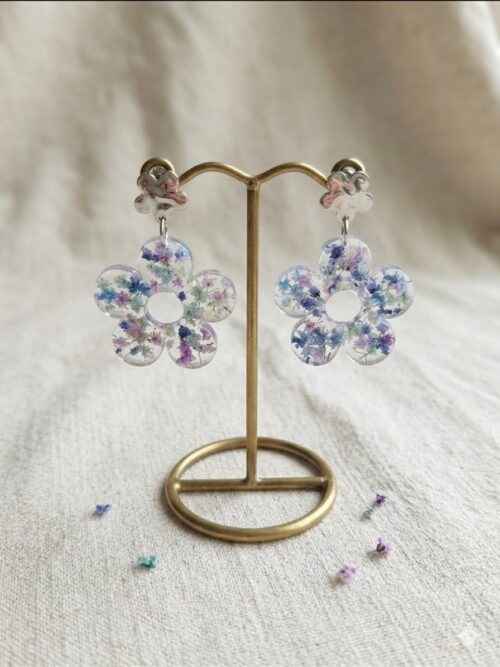 Resin and real pressed flowers